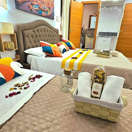 Bed and Breakfast A Casa Simpatia Roma - Free Parking If You Book 4 Nights Zewnętrze zdjęcie