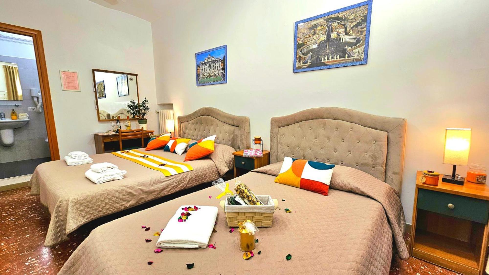 Bed and Breakfast A Casa Simpatia Roma - Free Parking If You Book 4 Nights Zewnętrze zdjęcie