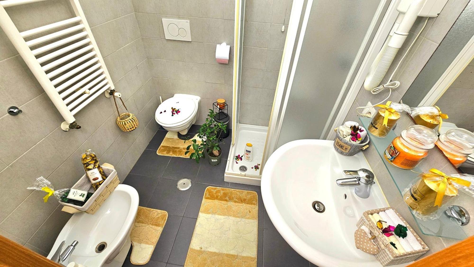 Bed and Breakfast A Casa Simpatia Roma - Free Parking If You Book 4 Nights Zewnętrze zdjęcie