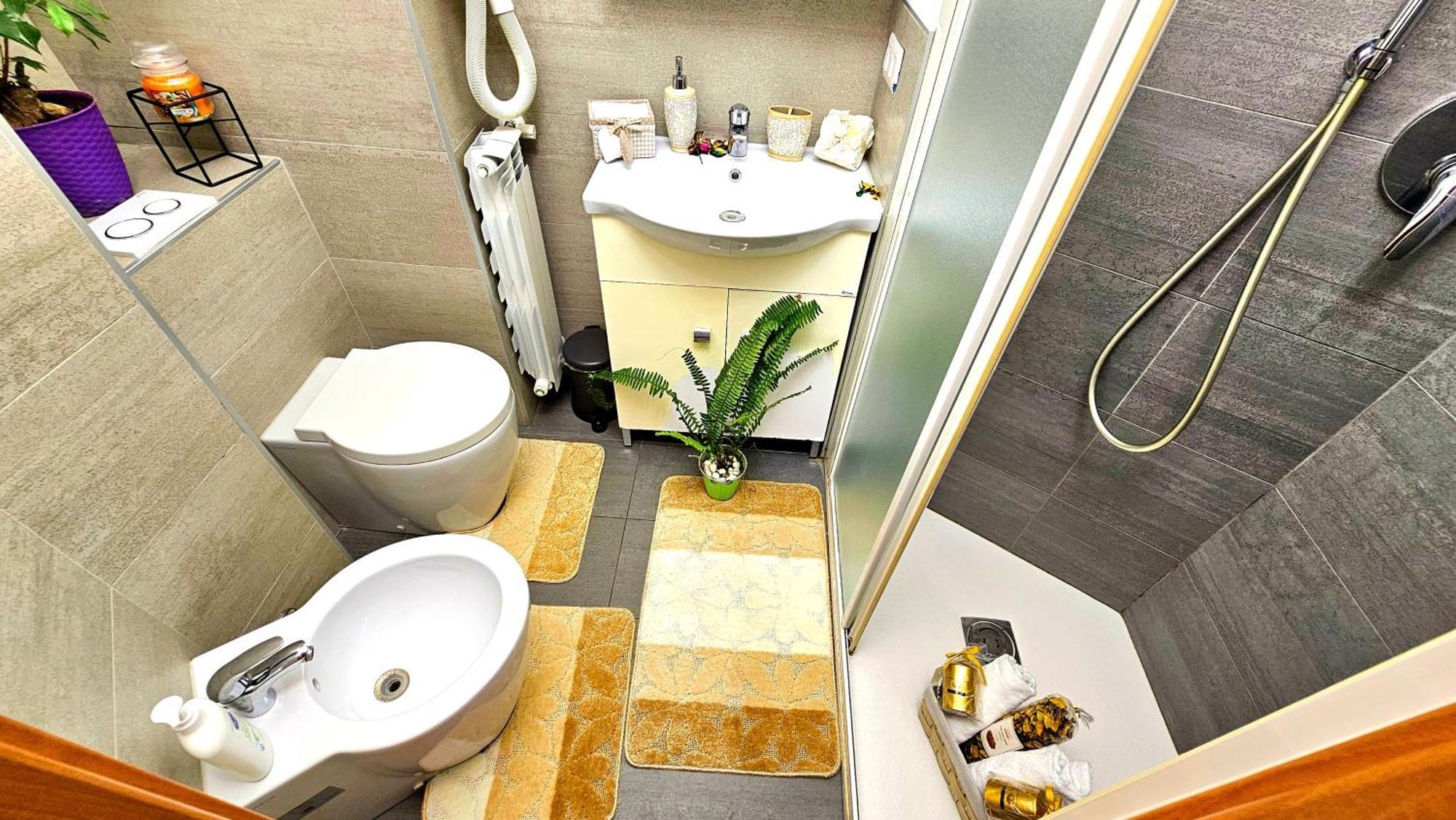 Bed and Breakfast A Casa Simpatia Roma - Free Parking If You Book 4 Nights Zewnętrze zdjęcie