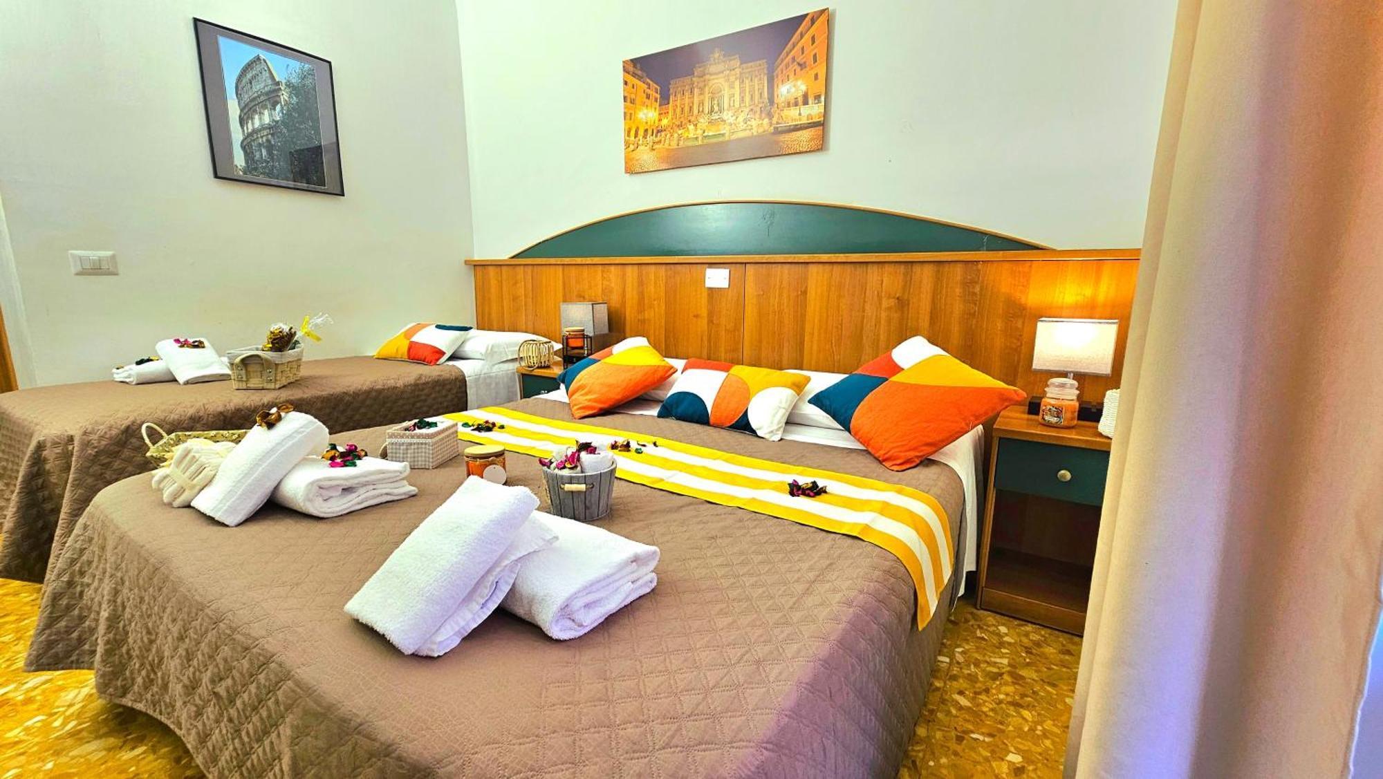 Bed and Breakfast A Casa Simpatia Roma - Free Parking If You Book 4 Nights Zewnętrze zdjęcie